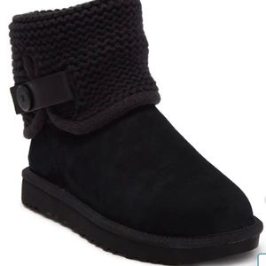 Ugg’s SHAINA black knit cuff And suede